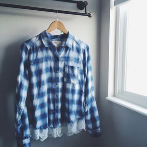 •Hollister Lace Flannel•